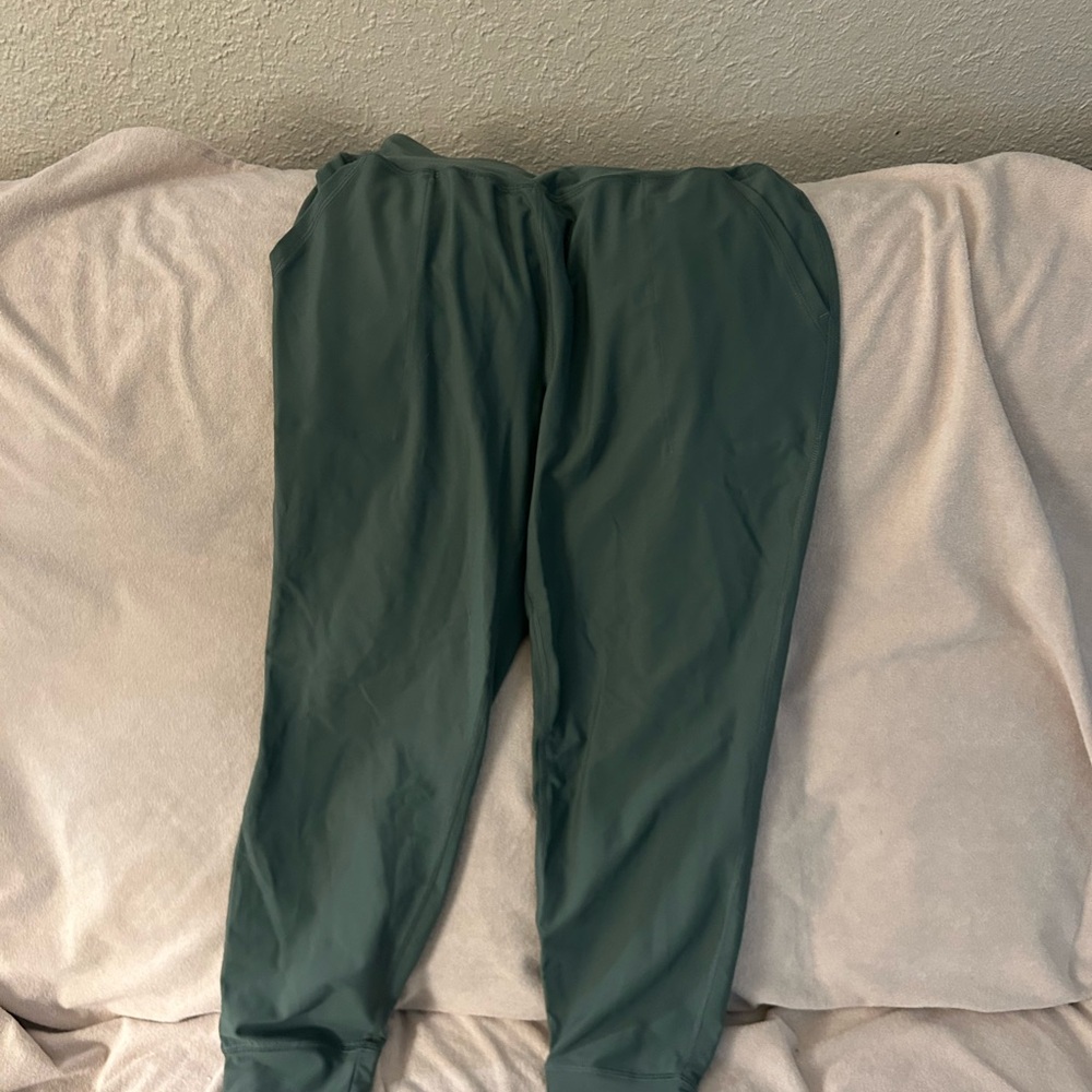 Old Navy Active High-Rise Leggings in Olive